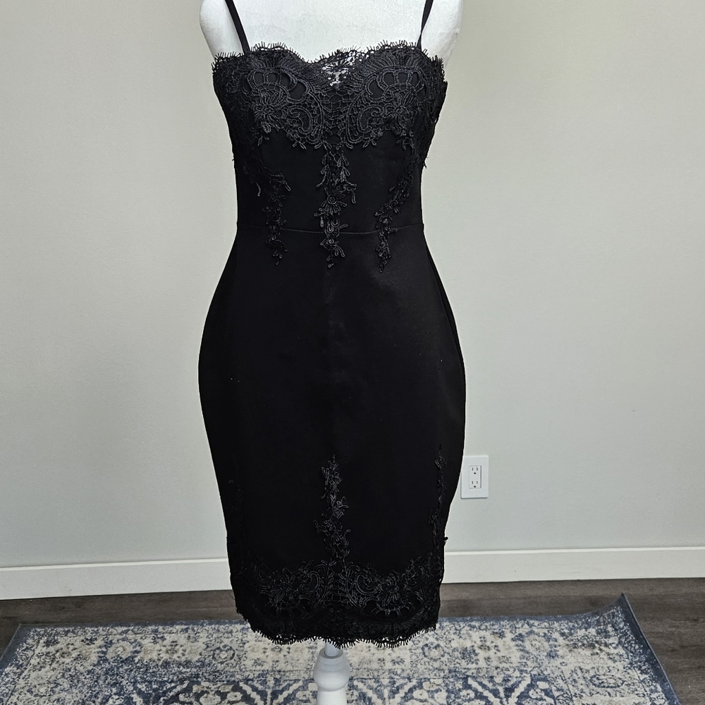 Elegant short black dress